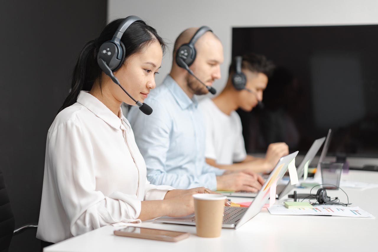 shallow focus of woman working in a call center 7682340